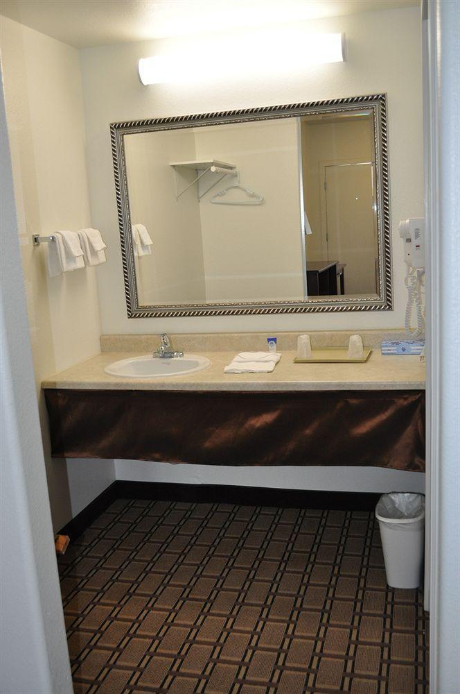 America Inn & Suites Ridgecrest Exteriör bild