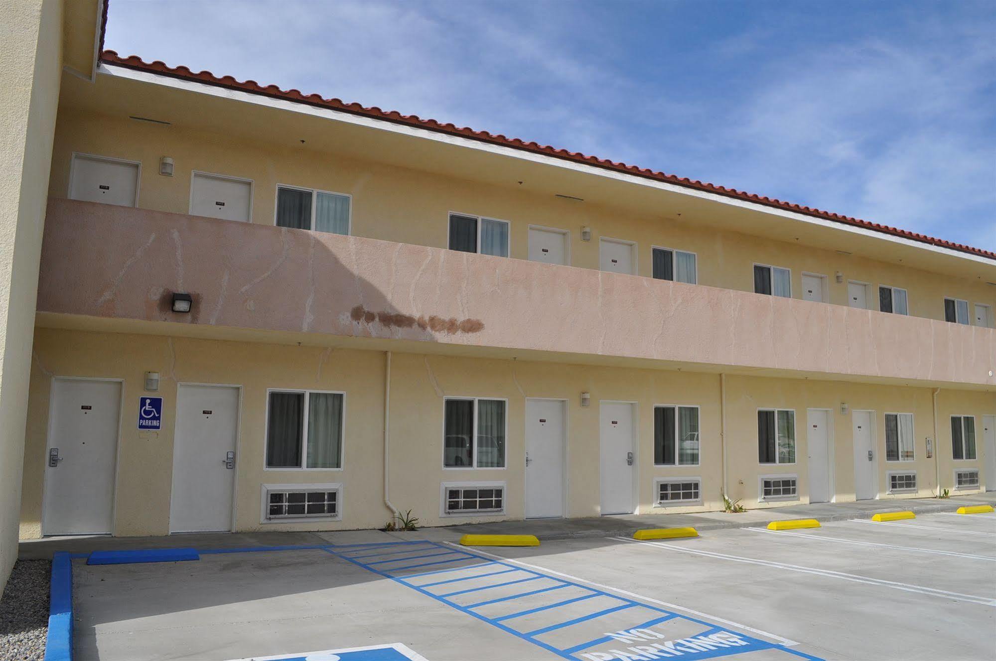 America Inn & Suites Ridgecrest Exteriör bild